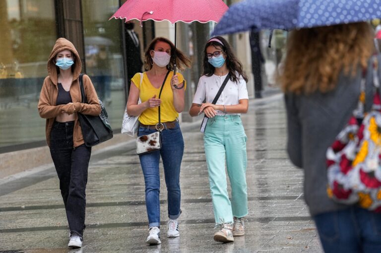 France orders all health care workers to be vaccinated by fall