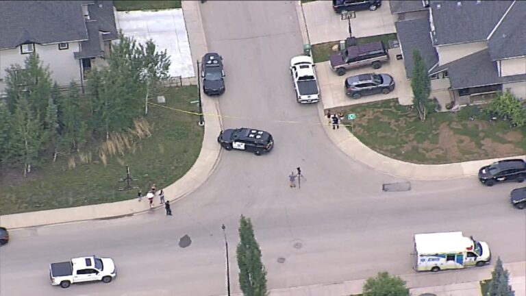 Man shot and killed in northwest Calgary, suspect on the loose