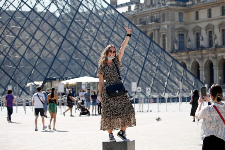 France is introducing internal COVID-19 vaccine passports — will Canada follow suit?