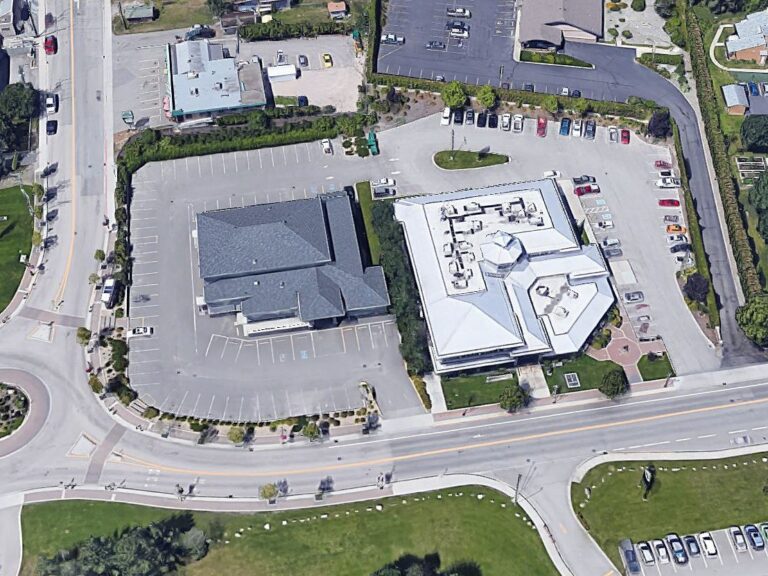Parking lot dispute between District of Lake Country, Winfield Memorial Hall