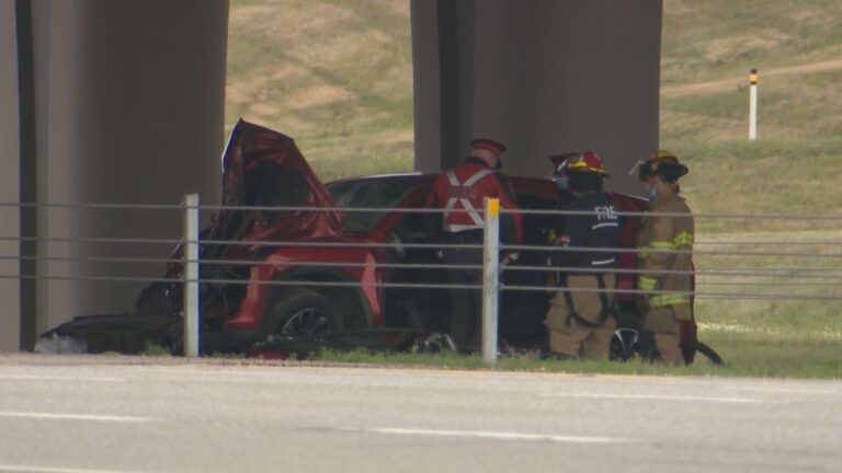 Woman in critical condition after crash on Calgary’s Stoney Trail: EMS