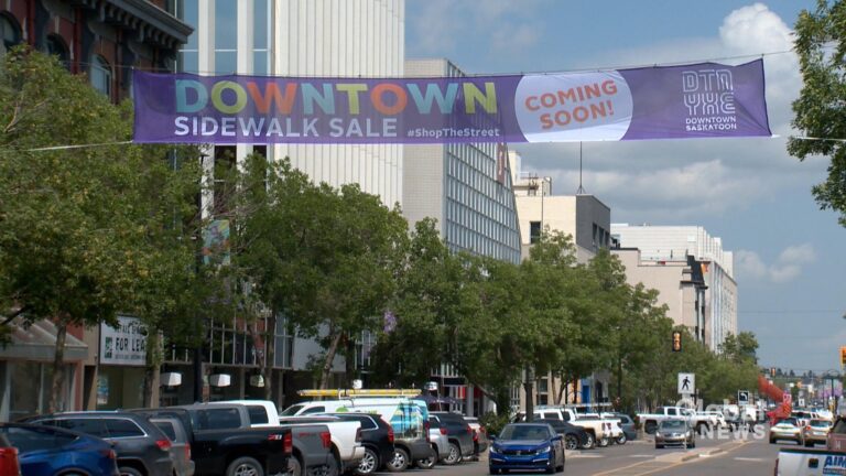 Downtown sidewalk sale returns to Saskatoon ahead of provincial reopening