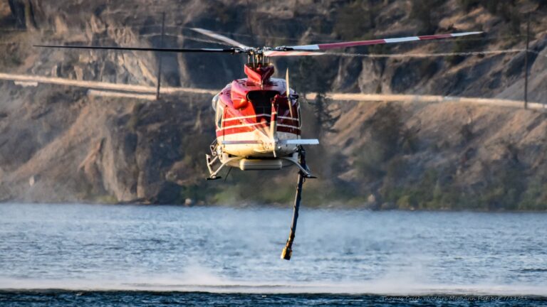 Boaters urged to stay off Skaha Lake as aerial attack continues on Thomas Creek wildfire