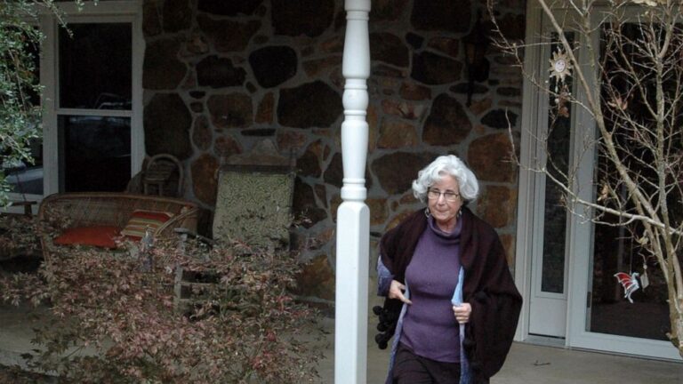 This state is blocking solar power with unfair fees, lawsuit says