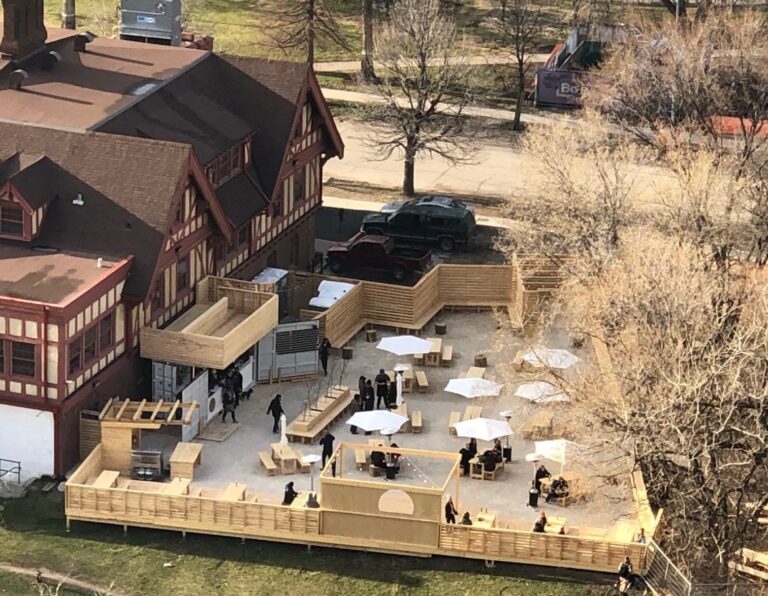 Downtown beer garden draws Winnipeggers anxious to reconnect