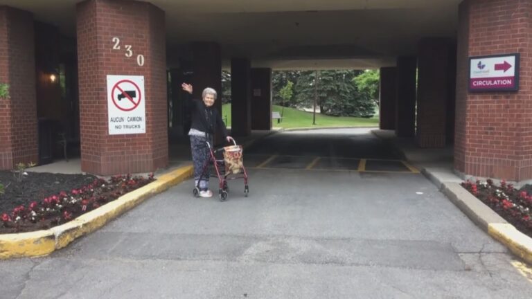 West Island seniors step forward to fundraise for other seniors