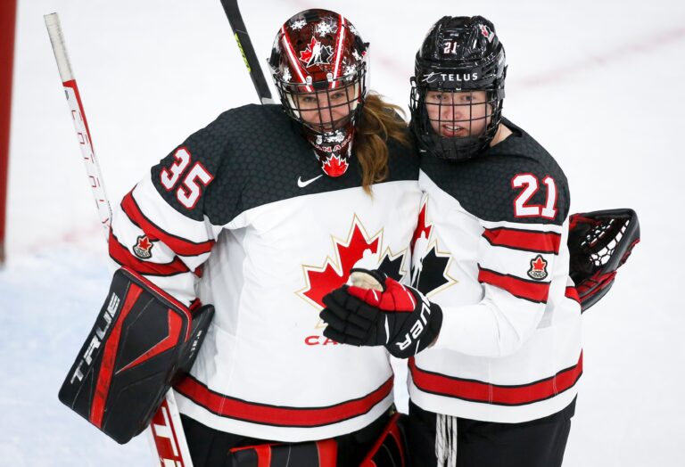 Canada beats USA 5-1 to take top spot at women’s world hockey championship
