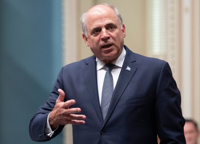 Pierre Fitzgibbon to return as Quebec economy minister after selling shares