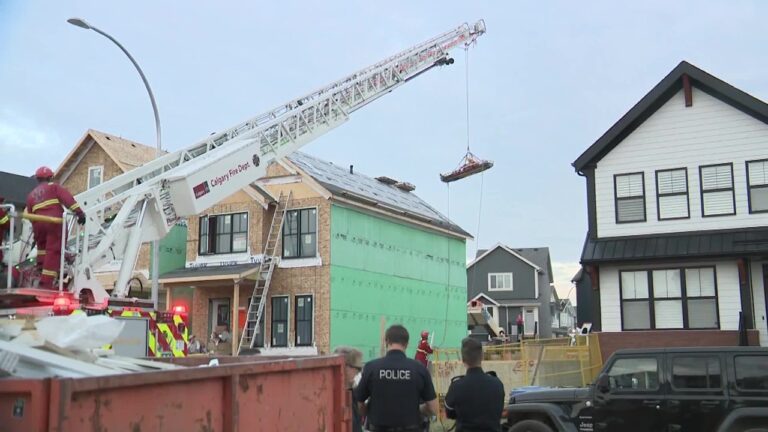 Roofer injured after falling into adjacent basement at southeast Calgary construction site