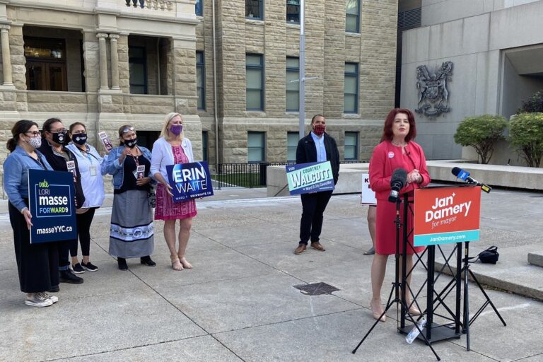 Calgary city council candidates back mask bylaw, vaccine mandate