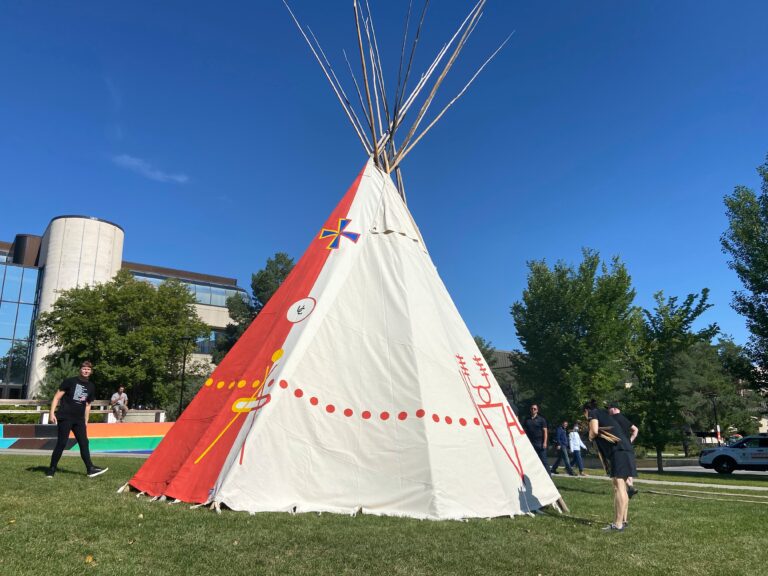 A Blackfoot home in the middle of campus: Teepee raised at University of Calgary
