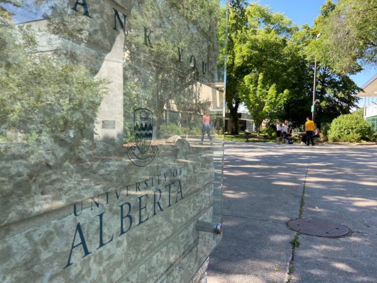 University of Alberta’s COVID-19 vaccination plan relies on honour system with random checks