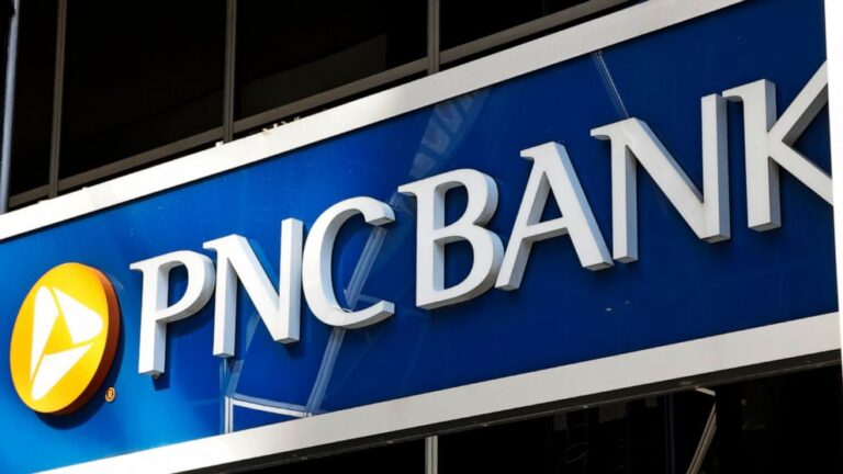 PNC to raise base wages to $18 an hour, latest bank to do so