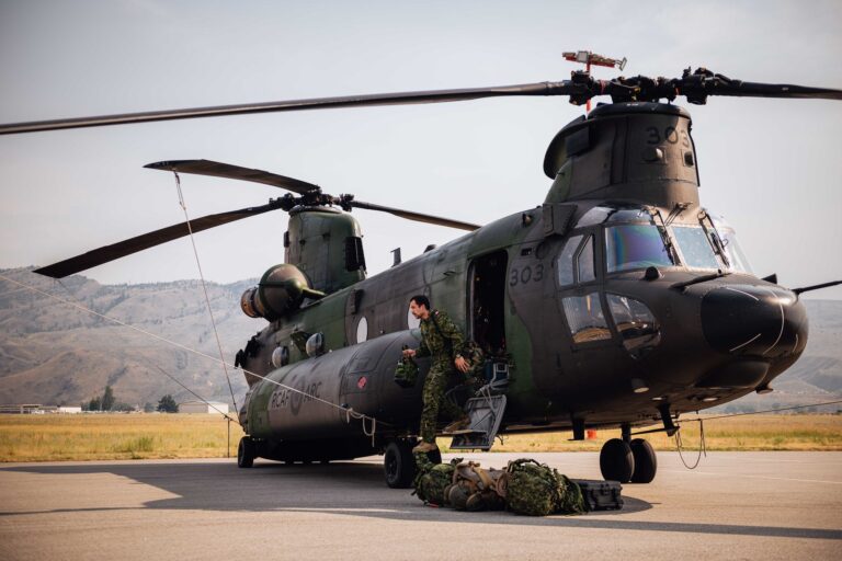 More military crews join B.C. wildfire fight