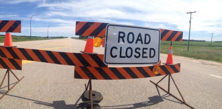 24-year-old dead after London, Ont. crash, part of Richmond Street closed