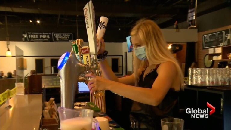 Some in B.C. restaurant sector want province to mandate vaccine for staff