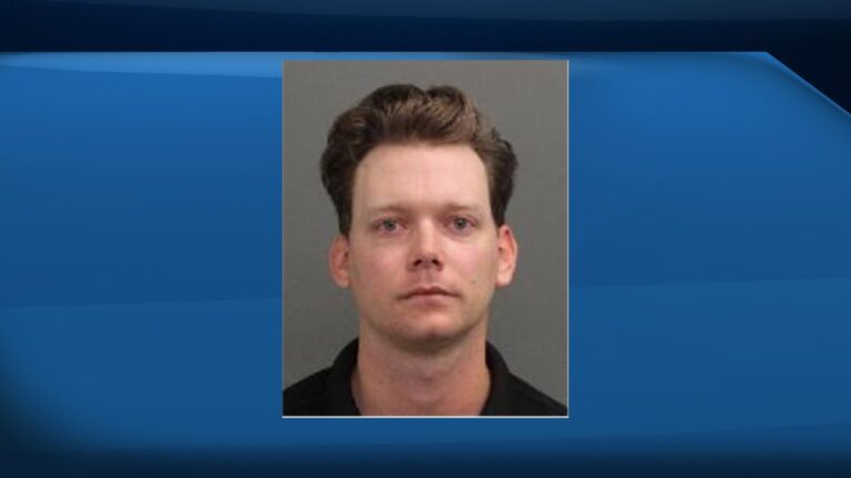 Ottawa man charged after investigation into 2 incidents of child luring