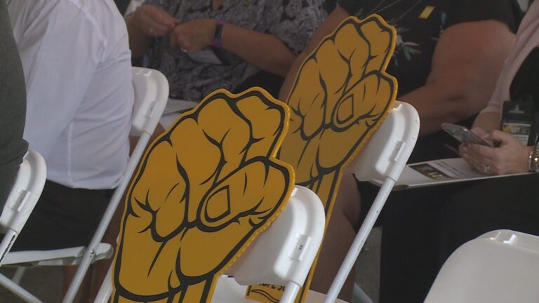CUPE marches on the N.B. legislature as talks resume next week