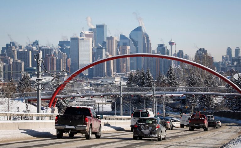 Calgary traffic almost at pre-pandemic levels; downtown traffic, parking, transit still down