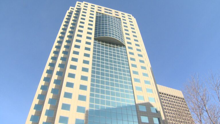 COVID-19: Winnipeg office buildings sit nearly empty with pandemic optimism waning