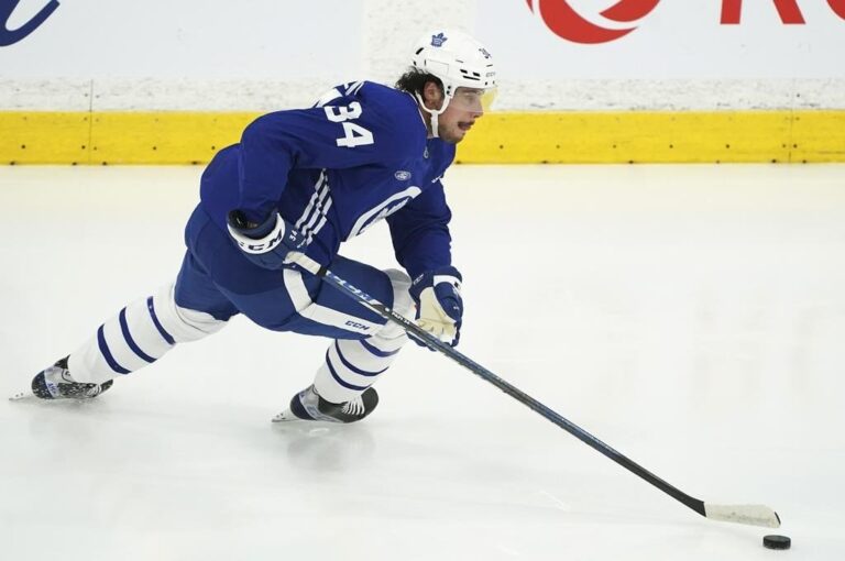 Leafs star Matthews returns to practice
