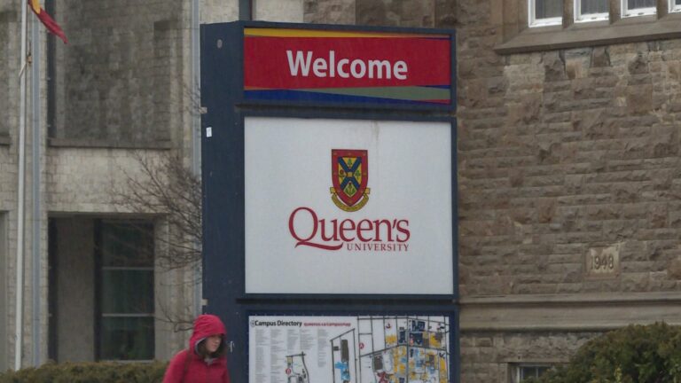 Some Queen’s staff worry about class sizes as COVID-19 case counts rise among students