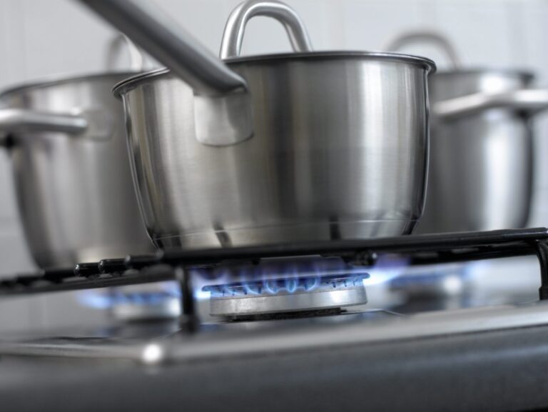 Monthly natural gas rates in B.C. to rise in October, FortisBC says