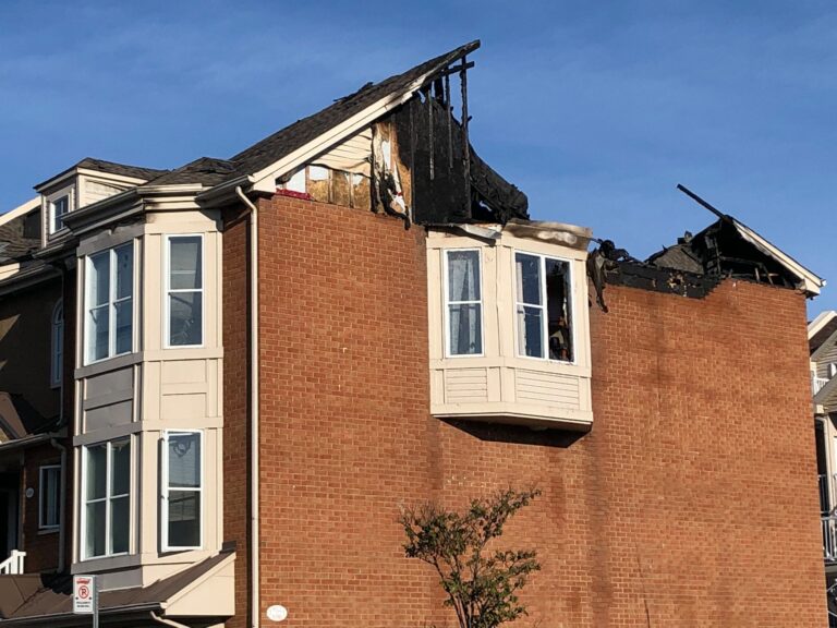 Overnight fire forces Brossard families from residential building