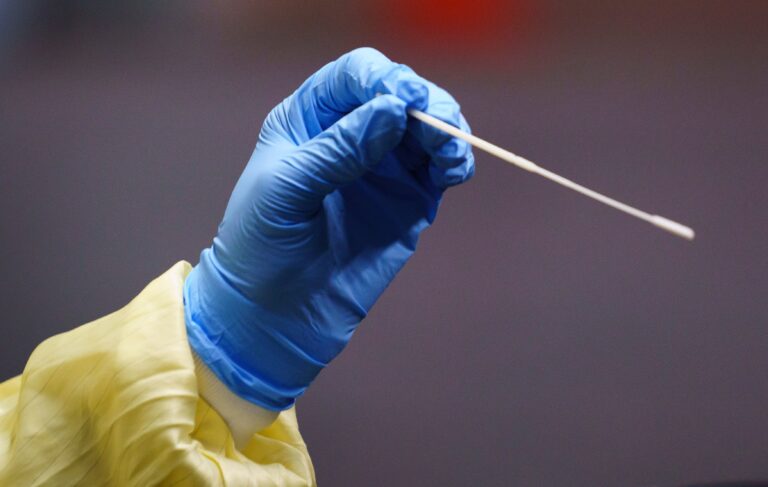 Quebec reports 837 new COVID-19 cases, 75% of which are inadequately vaccinated