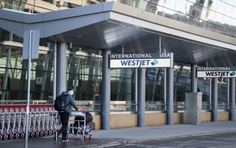 Calgary Airport Authority unveils mandatory employee COVID-19 vaccine policy