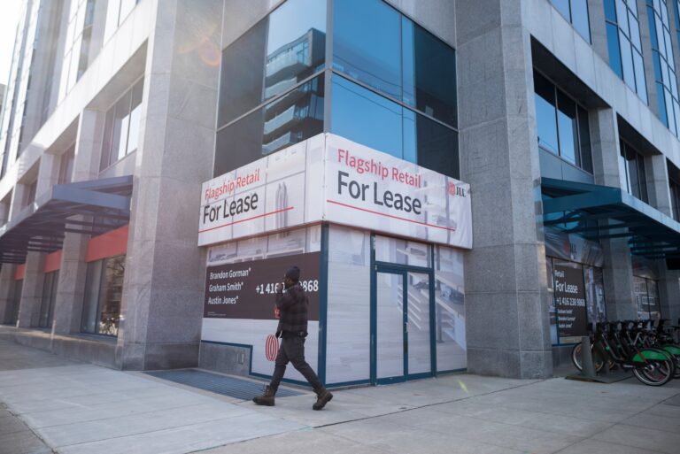 Office vacancies continue to soar as Canadians work from home amid pandemic