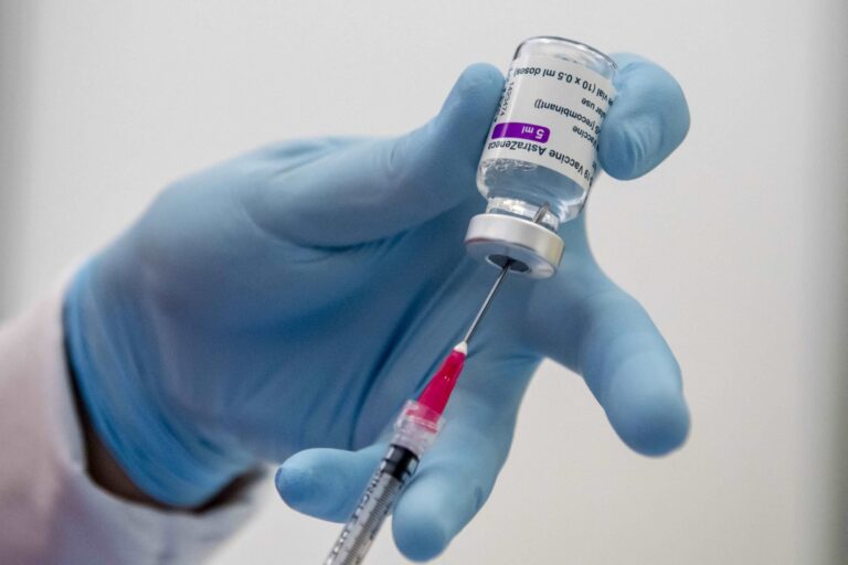 Hong Kong panel advises 1 dose of BioNTech COVID-19 vaccine for teens due to side effect