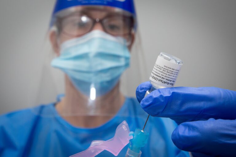 Kingston Health Sciences Centre, Providence Care mandate COVID-19 vaccinations