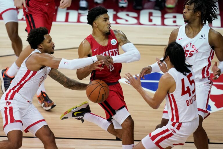 Many Toronto Raptors getting 1st taste of home as training camp begins
