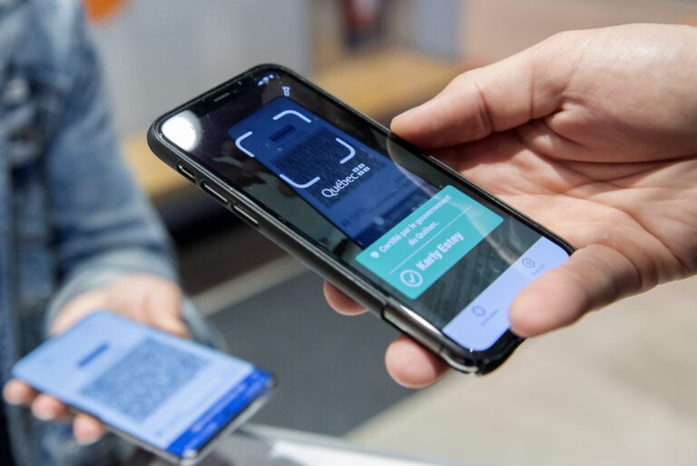 Quebec warns against fake COVID-19 vaccine passport apps in circulation