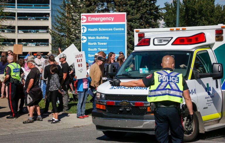 Trudeau, Singh want to criminalize protests that block hospitals. But can they?