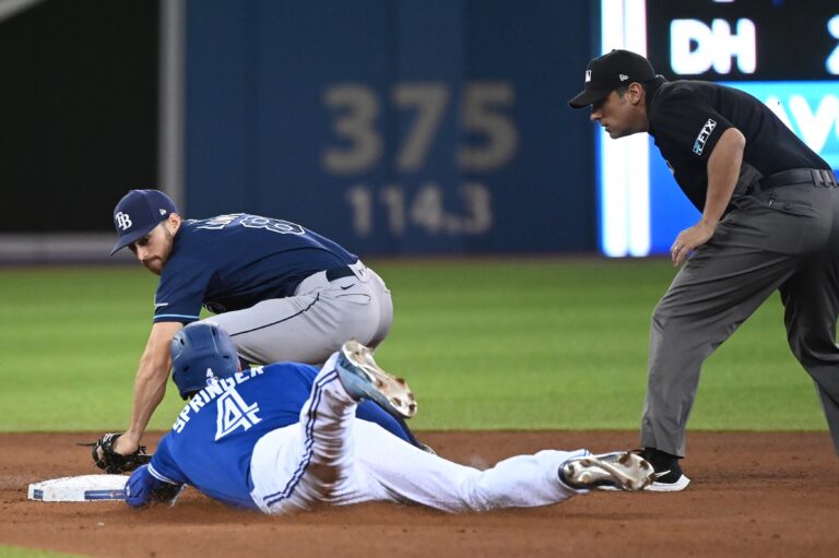 Rays beat Toronto Blue Jays in 2-0 victory, ending four game winning streak