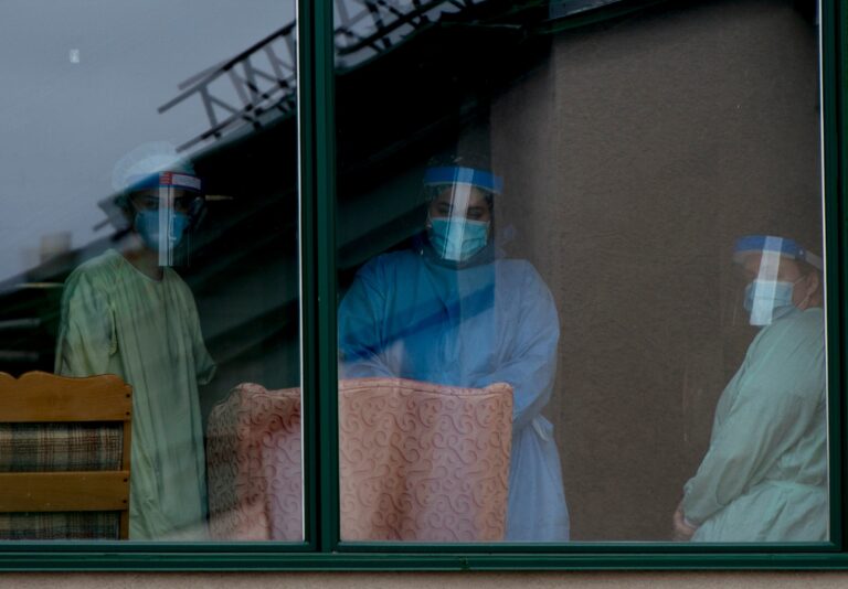 COVID-19: Quebec coroner’s inquest hears of staff shortages at Residence Herron