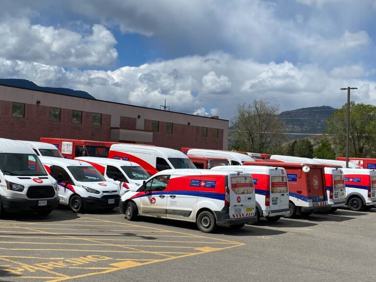 Positive COVID-19 test halts mail delivery for parts of Kelowna, West Kelowna: Canada Post