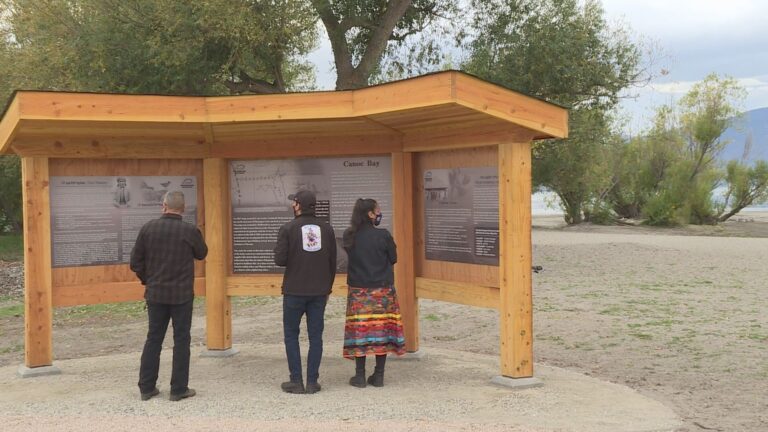 Interpretive sign unveiled at Canoe Bay in Vernon, B.C., details Syilx history in area