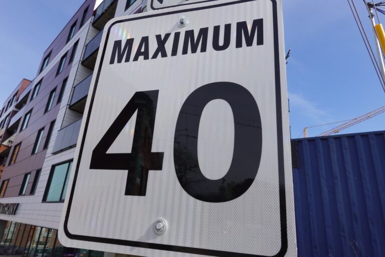 Saskatoon city staff recommend decreasing residential speed limit