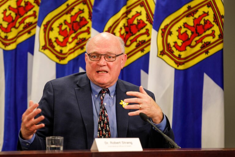 COVID-19: Nova Scotians can expect mask mandate to remain in place during Phase 5 of reopening