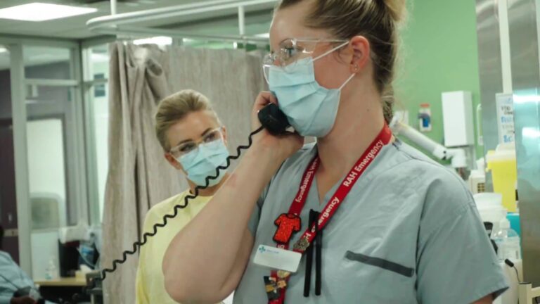 Edmonton ICU staff ‘receiving harassing phone calls’ questioning stats: AHS