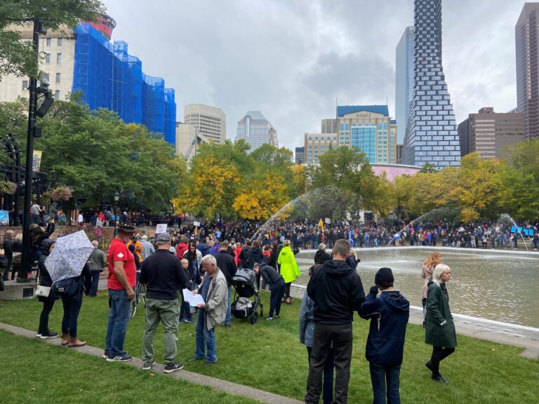 Protesters in Calgary, Edmonton oppose mandatory vaccinations