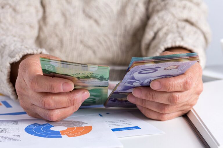 COMMENTARY: Canadian households aren’t out of the woods when it comes to finances amid COVID-19