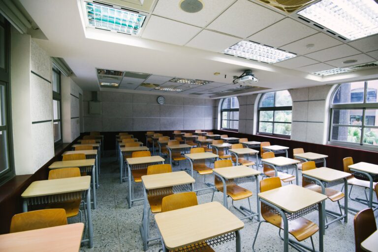 Manitoba yet to post data on COVID-19 cases in schools