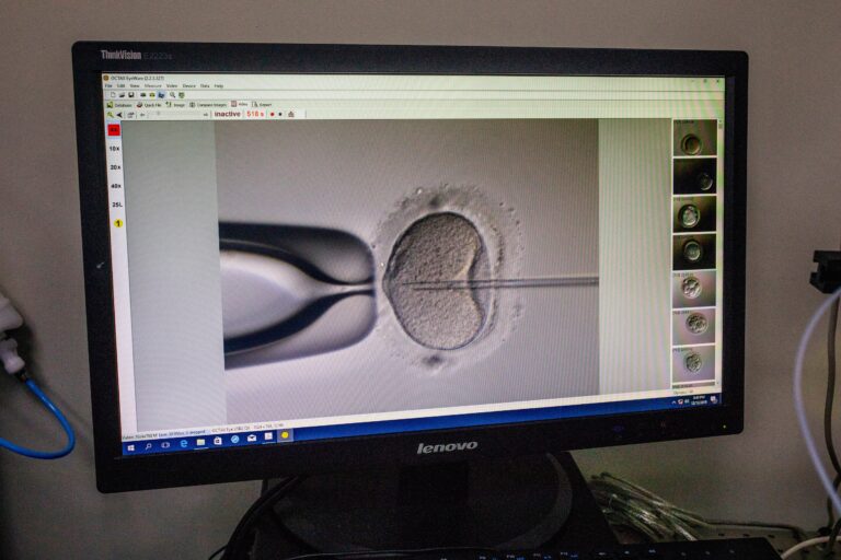 U.S. male fertility doctor accused by woman of secretly using own sperm