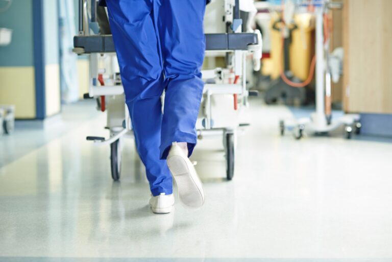 COVID-19: Quebec facing nursing staff shortage