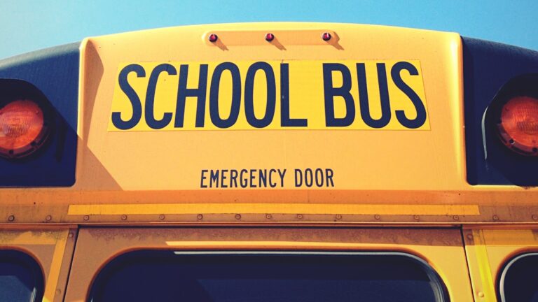 Edmonton parents concerned after young kids dropped off at wrong bus stop