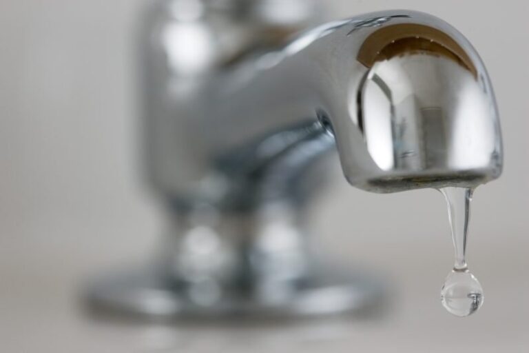 City says water in southeast London safe to drink despite smell, colour